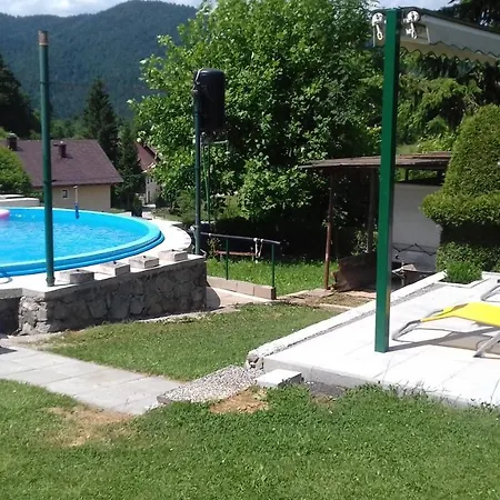 Raukar Penzion Crni Lug