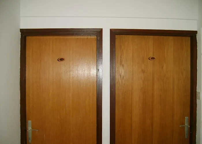 ゲストハウス Raukar スリ・ルー