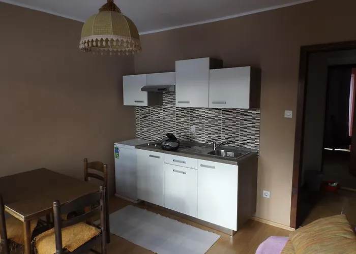 Raukar スリ・ルー